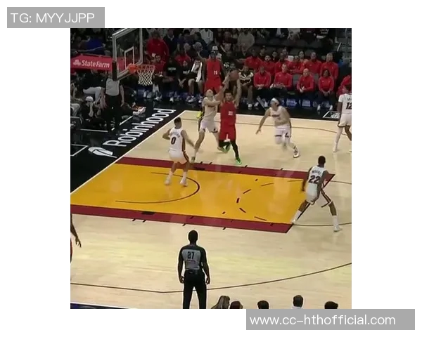 浓眉表现出色前三节高效得分19分并抢下9篮板助力球队争胜