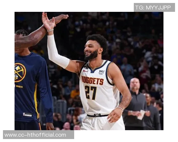 贾马尔穆雷上半场表现稳定7投3中贡献13分2篮板4助攻并罚球全中 贾马尔穆雷上半场表现稳定7投3中贡献13分2篮板4助攻并罚球全中