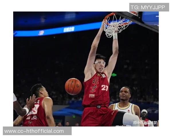 周琦与珀塞尔场上冲突升级双方互喷垃圾话险些爆发争斗