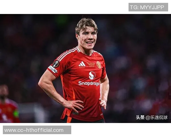 霍伊伦怒火中烧被对手拉倒失误后愤怒吼叫引发场上紧张气氛